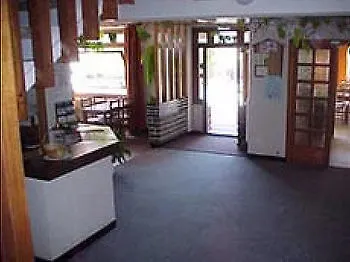 Les Fleurs Hotel