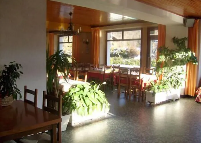Les Fleurs Hotel